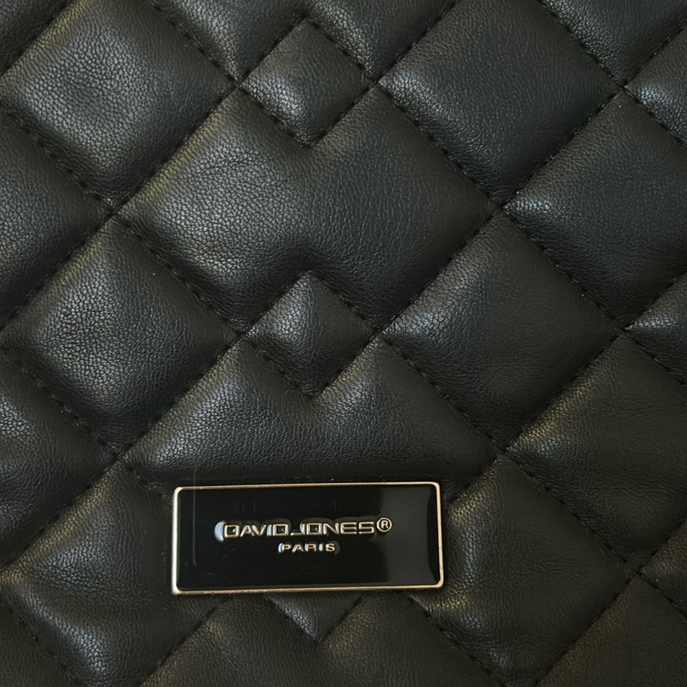 Black quilted texture, vegan leather Crossbody bag by David Jones, Paris - Picture 8 of 8